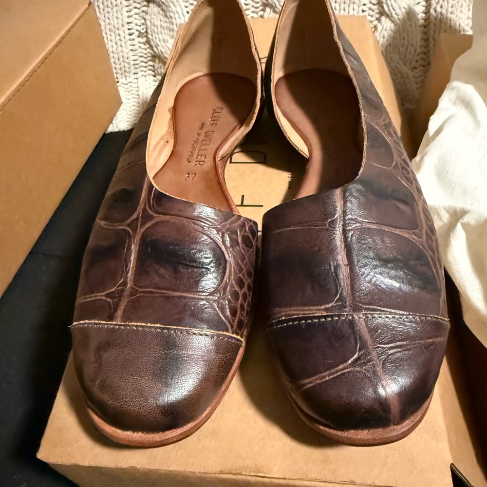 New in box Cydwoq shoes Norma style in size 37 
7 US